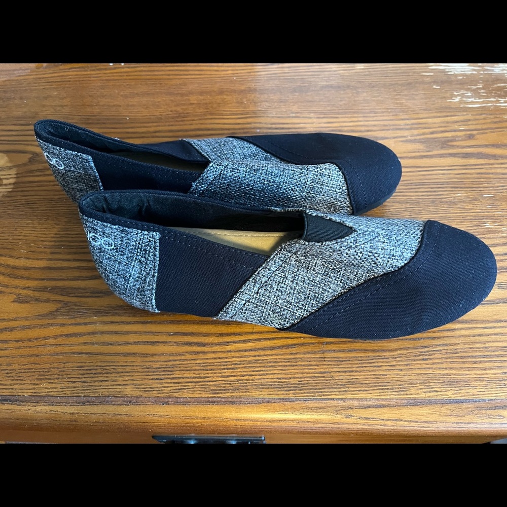 GFranco unisex indoor/outdoor dance shoes.  New.  Includes original bag.
